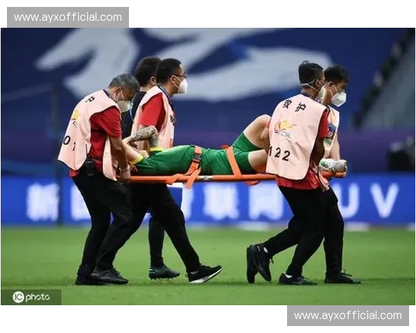 摩纳哥中场南野拓实赛季报销，防线九人伤缺致战术体系崩溃