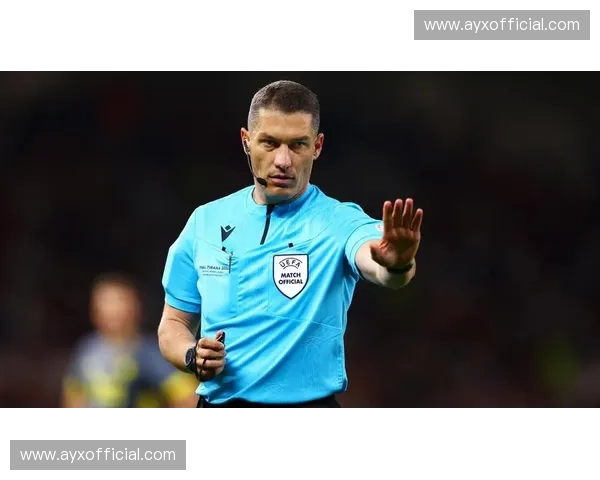 裁判格尔拉赫就争议判罚向科瓦奇电话致歉